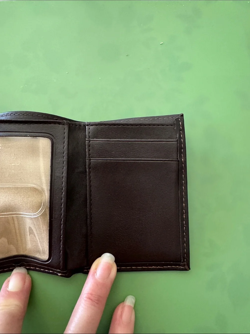 Columbia Brown Leather wallet with Contrast Stitching